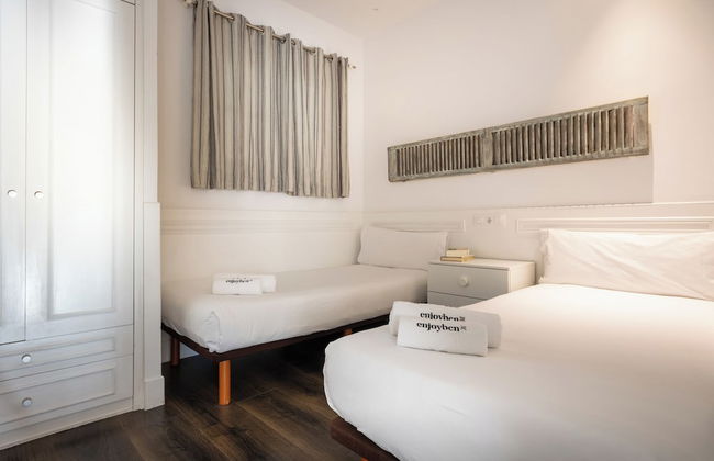 Enjoybcn Coliseum Apartments - Photo 15