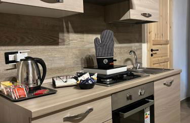 Airport Air Terminal 21 - Photo 4