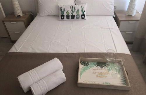 CITY CENTER BIG APARTMENT-FAMILY & FRIENDS-5 Beds - Photo 16