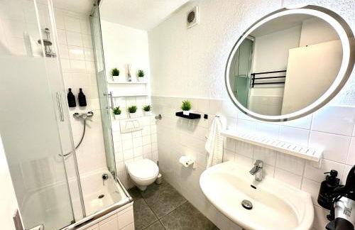 Pempelfort, zentral, Balkon, zu Fuß zur Kö & Stadt, Netflix - Foto 8