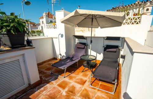 House in the Old Town of Marbella with Private Pool and Free Parking - Photo 23