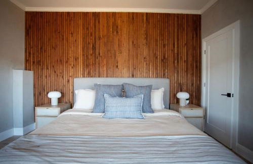 Lakeview Villa with Private Hot Tub, Firepit & Spacious Decks with Breathtaking Cliff Views - Foto 30