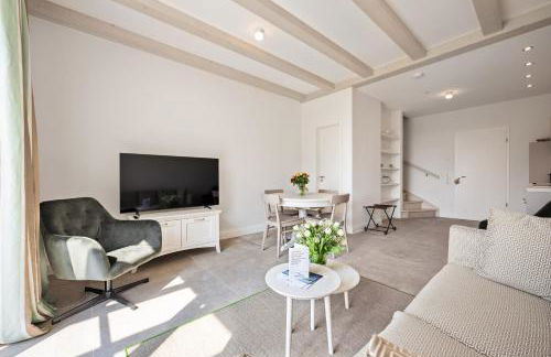 GUT KLETKAMP "Mühlenhof 3" - Ruhige Ferienwohnung mit 2 Schlafzimmern I Terrasse mit See- & Naturblick I Gemeinschaftsgarten I 15 Min zur Ostsee I Küche I Parkplatz I Waschmaschine I WLAN - Foto 13