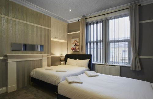 Hayy Contractor House 5 Bedroom Huddersfield Sleeps 18 - Foto 17