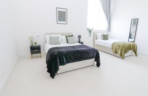 Seraphim House - Photo 25