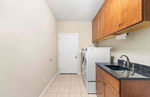 Octagon and Guest House - Foto 49