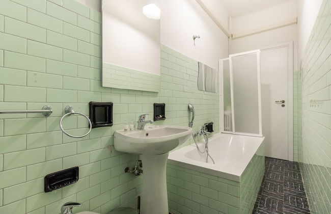 Bright 1 Bedroom near MM1 - Photo 16