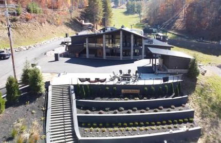 4BR Cabin with Ski Resort, Mtn Views & Hot Tub - Foto 20