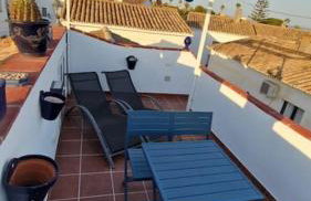 Ardhraubu Villa, Terra Cotta & Very Close to Sea - Foto 14