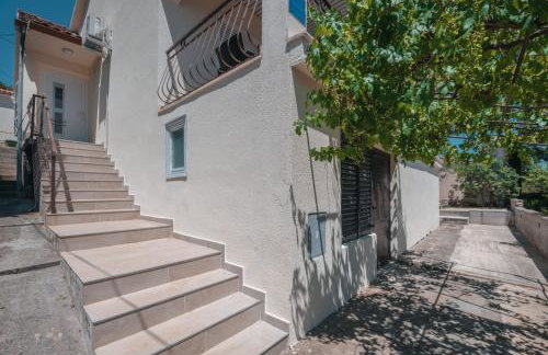 Apartments by the sea Molat - 18433 - Photo 4