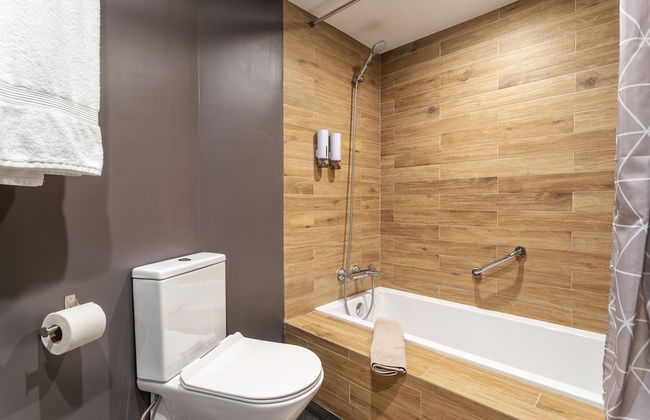 BnB Homes Bright Apartment 50 m Walk From Beach - Photo 13