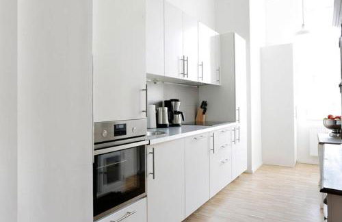 SC 06 by ROCKCHAIR Apartments l SUPERHOST Status l 4 Bedrooms Boxspringbeds 2 Bathrooms Balcony Elevator - Cozy Family & Business Flair welcomes you! - Foto 12