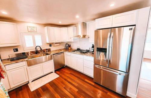 Penrose Retreat! Pet Friendly - Photo 15