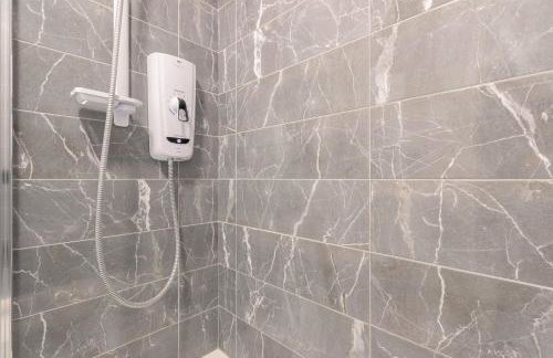 Racecourse Revelation! Free parking - Photo 25