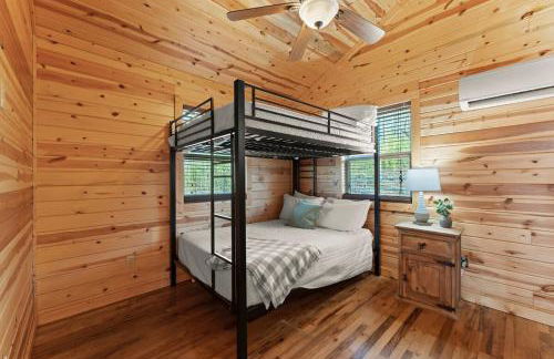 Cabin 4 Mtn View Cabin Near River with Fire Pit and Hot Tub - Foto 21