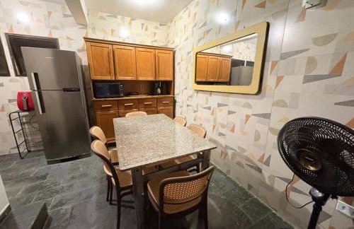 TRIPLEX piscina churrasqueira lava e seca Wi-Fi e 2 TVs em Condomínio com 90m2 no centro de Ubatuba - Foto 38
