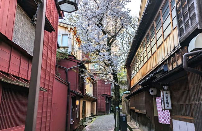 Adventures in Kanazawa: Sweet and Plate Making with Ninja Star Throwing - Full-Day Tour - Photo 3