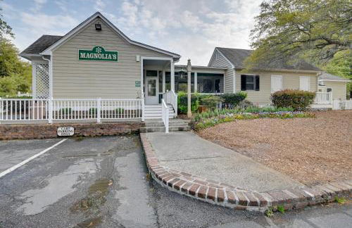 Cottage with Deck and Pool Access about 6 Mi to Beach - Foto 36