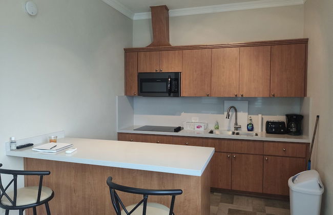 Beachfront Studios - Photo 9