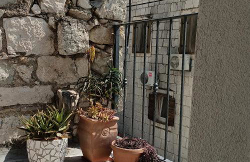 Apartman old house in Kastel Kambelovac - Photo 5