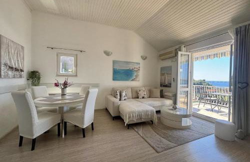 Indy's Beach Apartments -Two Bedroom Apartment with Balcony and Sea View - Photo 24