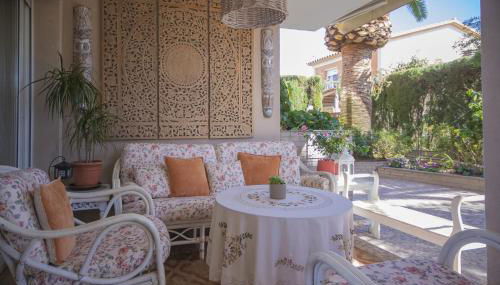 Casa adosada con piscina comunitaria Solo familias no grupos de jovenes - Foto 5