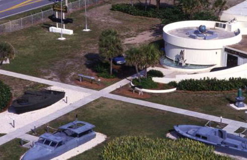 2b 2ba home is situated on a prime corner lot N564 - Foto 1