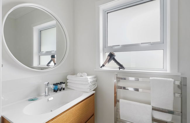 Renovated Takapuna 2BR Apt - Parking - Foto 25