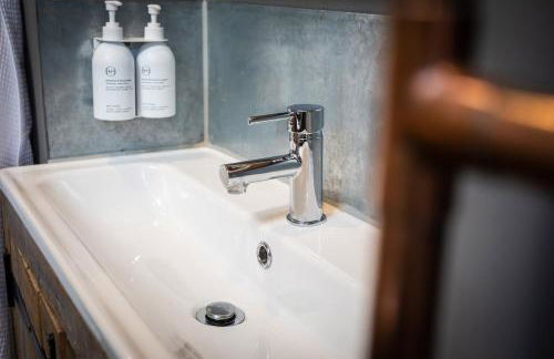 The Cocktail Lounge at Cheshire Boutique Bathhouse - Foto 36