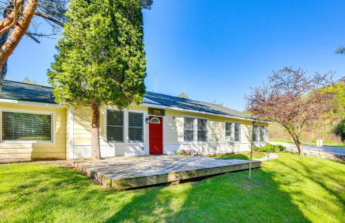 Relax Fireside! Frankfort Apt Near Dtwn and Beaches - Photo 3