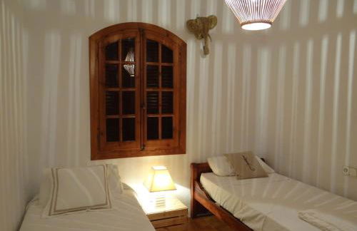 Casa con jardin ,vistas al mar y atardecer en Playas de Fornells - Foto 15