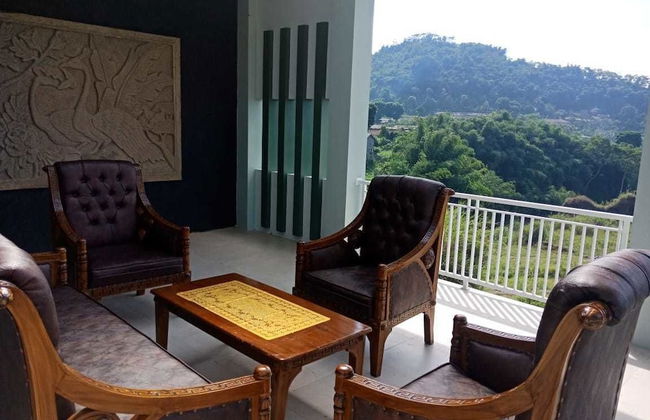 Villa Fahim 2 Puncak 4 Bedroom - Photo 10