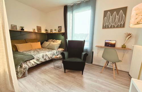 Le Petit Margny - place de parking sécurisée - Your Sweet Loc - Foto 7