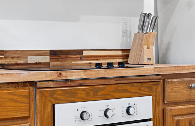 Spacious 2 BR Sailboat Bend - Photo 10