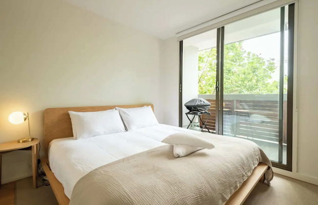 Charming 1BR in Fitzroy w/ Parking, Pool, + Gym! - Foto 3