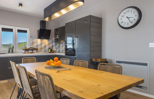 Villa with Swimming Pool, Outdoor Kitchen, Sauna, Hot Tub, Play Area, Sea View - Foto 56