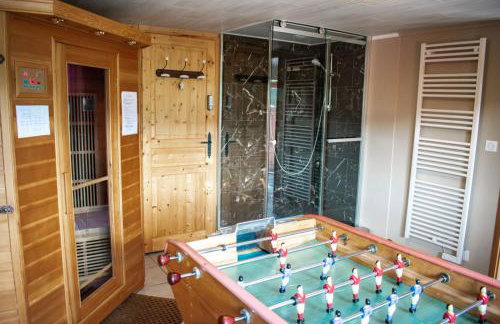 Chalet entier, vue panoramique, ruisseau et sauna. - Foto 9