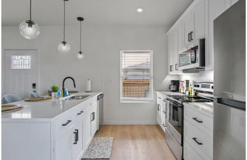 Your Inner-City Sanctuary: 3BR2BA Near Riverwalk - Foto 13