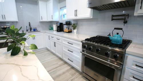 Steps 2 Beach- Luxury Home, Game Room, Roof Deck, Firepit, Pets OK - Foto 4, stove, pet friendly, minibar