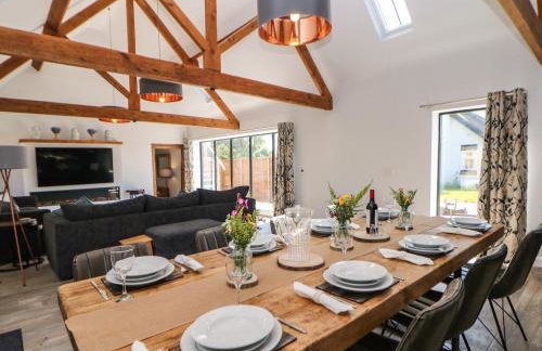 Langley Barn - Photo 6