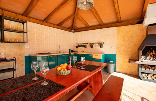 Romantic Villa Green Sky with Pool and Garden - Foto 16