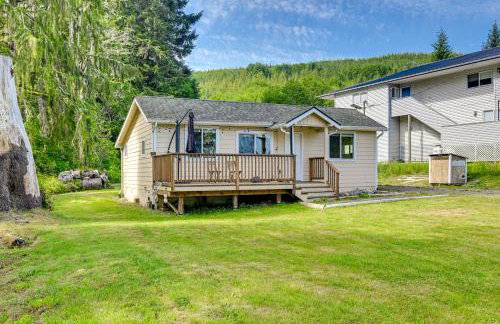 Walk to Beach Creek-Front Sekiu Home with Fire Pit! - Foto 24