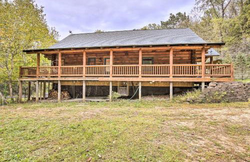 Splendid Family Cabin with Hot Tub and Grill! - Foto 34