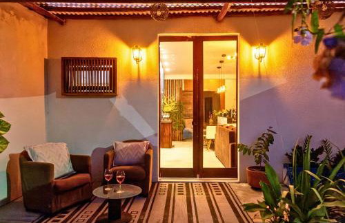 Casa Privativa 2 Quartos em Condomínio, Suite com Cama King e Closet, Quarto de Casal, Ar, Wi-Fi, Cozinha Completa e Garagem - Foto 32