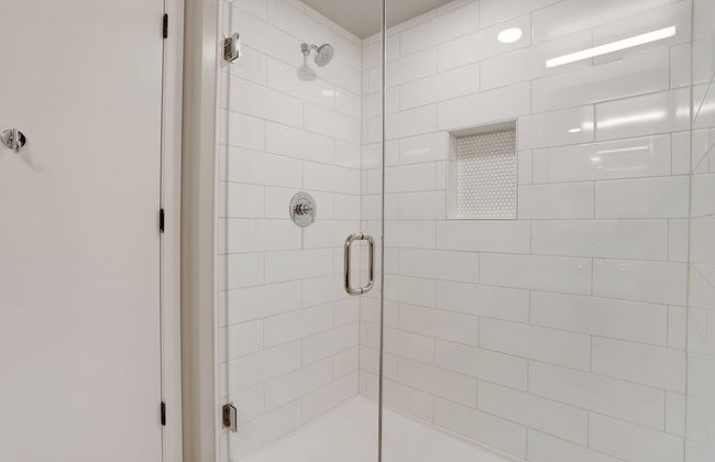 Stylish Apartment Steps from the Metro - Foto 43