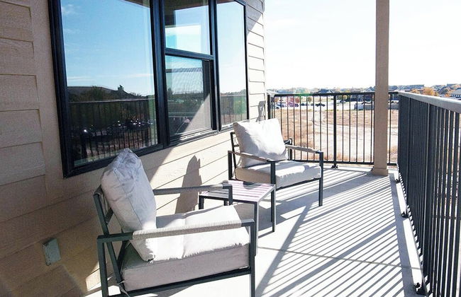 5020 PLace - Luxury Apartment - Photo 9