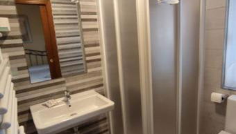 Casa Rural Puerta del Sol II de 2 habitaciones - Foto 4, Shower