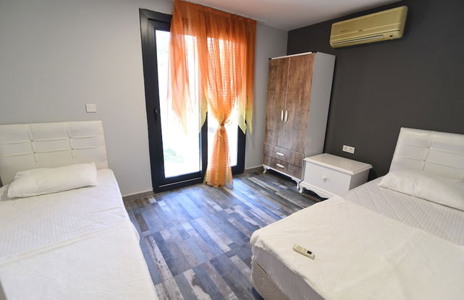 Tasev Apart Hotel - Photo 4