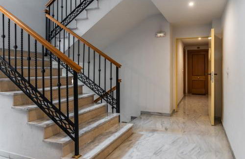 tuGuest Station with Parking - Photo 40