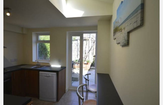 Victorian Rose Cottage - Photo 13